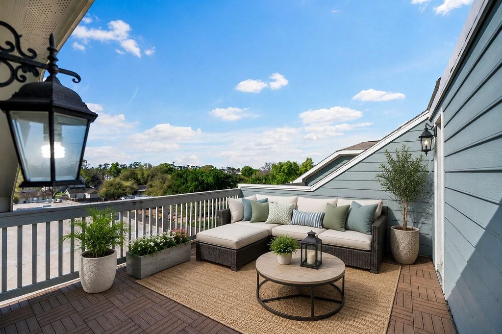 Photo of 1129 Beasley Hills Lane, Houston, TX 77008 (MLS # 79855078)