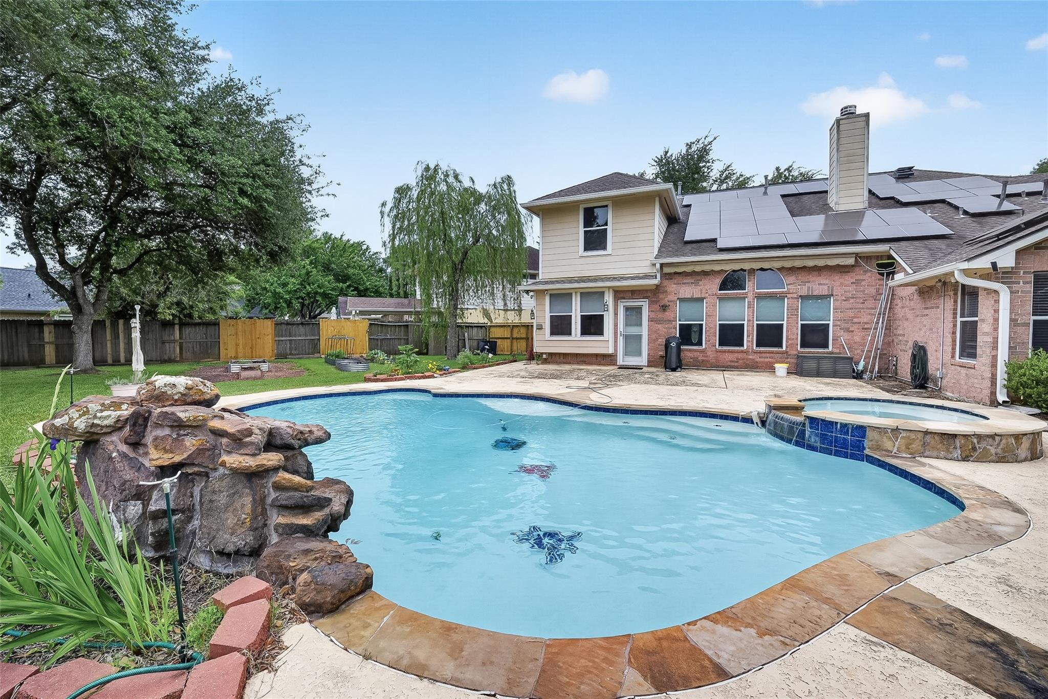 2203 Lakewind Lane