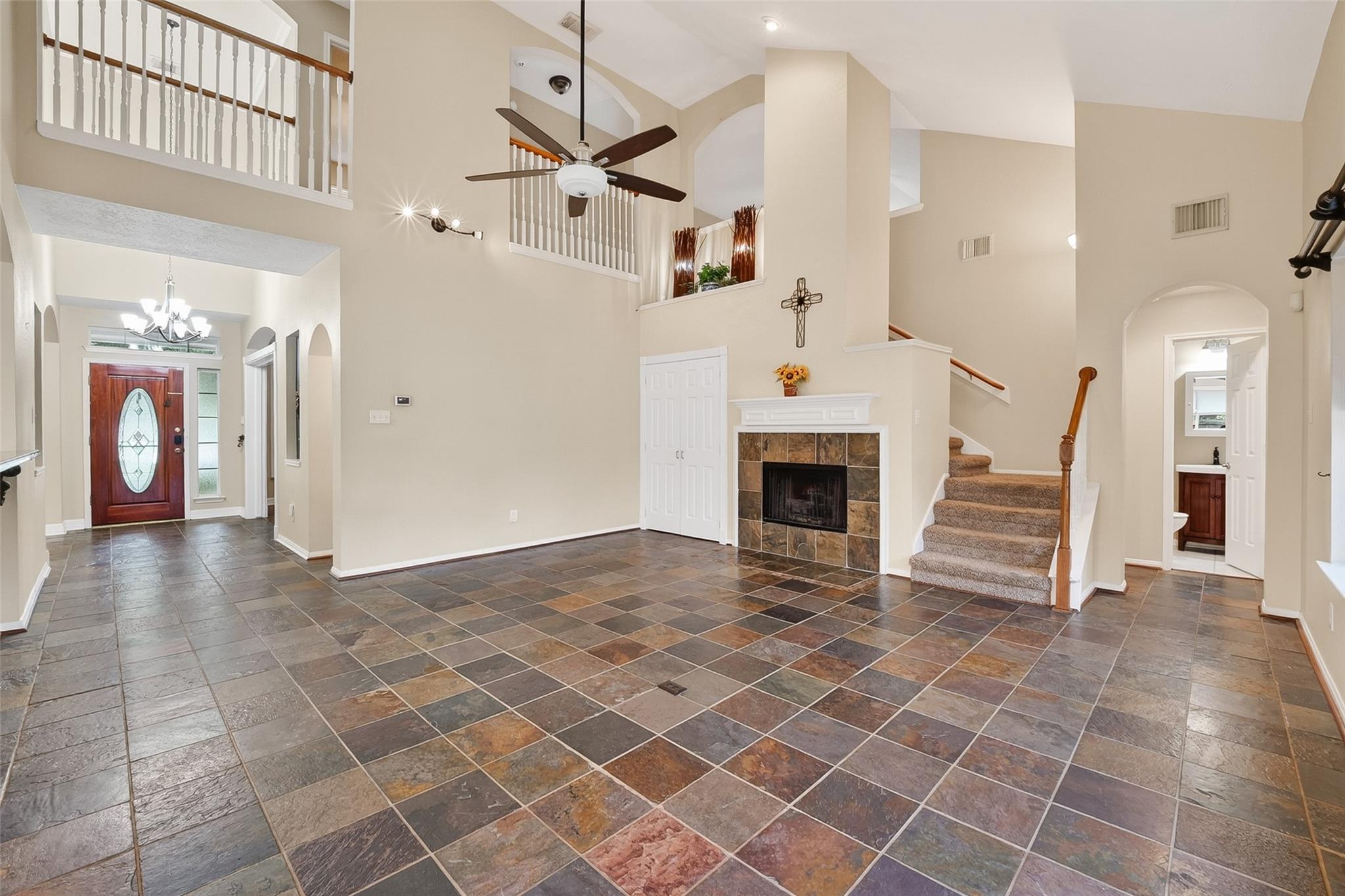 2203 Lakewind Lane