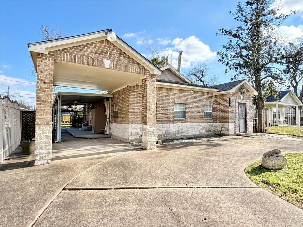 Photo of 8354 Wier Drive, Houston, TX 77017 (MLS # 5802171)