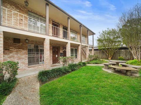Photo of 815 Wax Myrtle Lane #A, Houston, TX 77079 (MLS # 22301218)