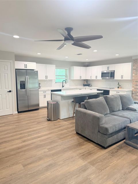 Photo of 508 Hickory Creek Road, Bellville, TX 77418 (MLS # 93604699)