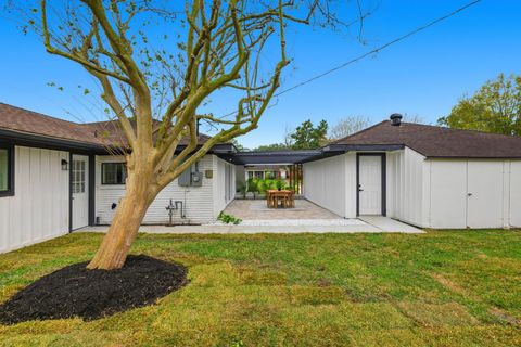 Tiny photo for 4610 Creekbend Drive, Houston, TX 77035 (MLS # 62853946)