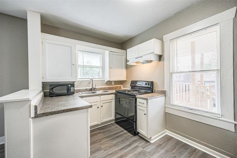 Photo of 216 Redan Street #5, Houston, TX 77009 (MLS # 92006568)