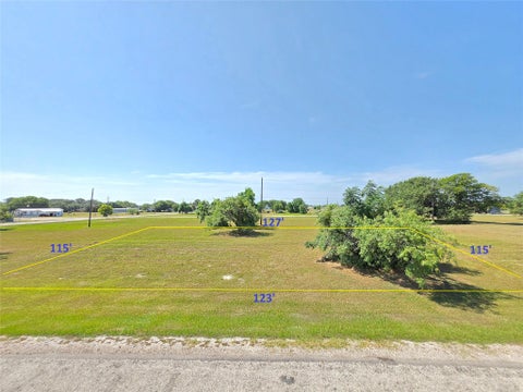 Photo of 1528 W Bayshore Drive, Palacios, TX 77465 (MLS # 24031453)