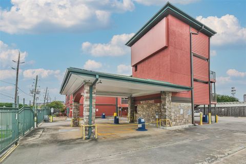 Photo of 1025 Swanson Street #308, Houston, TX 77030 (MLS # 20800081)