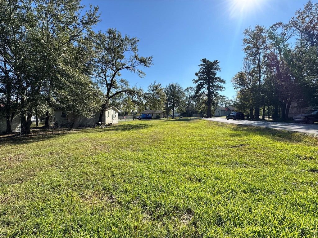 Photo of 700 College St St, Conroe, TX 77301 (MLS # 20491621)