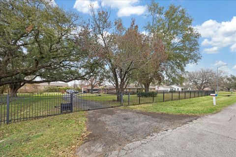 Tiny photo for 9002 Friendship Road, Houston, TX 77080 (MLS # 29036343)