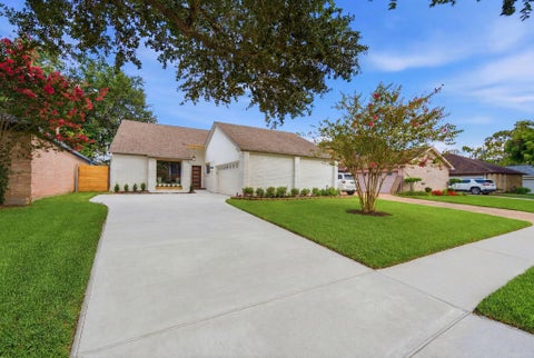 Photo of 1838 Rock Fence Drive, Richmond, TX 77406 (MLS # 39430468)