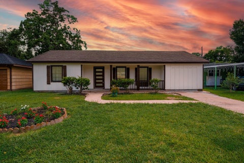 Photo of 5618 Southbrook Street, Houston, TX 77033 (MLS # 10730762)