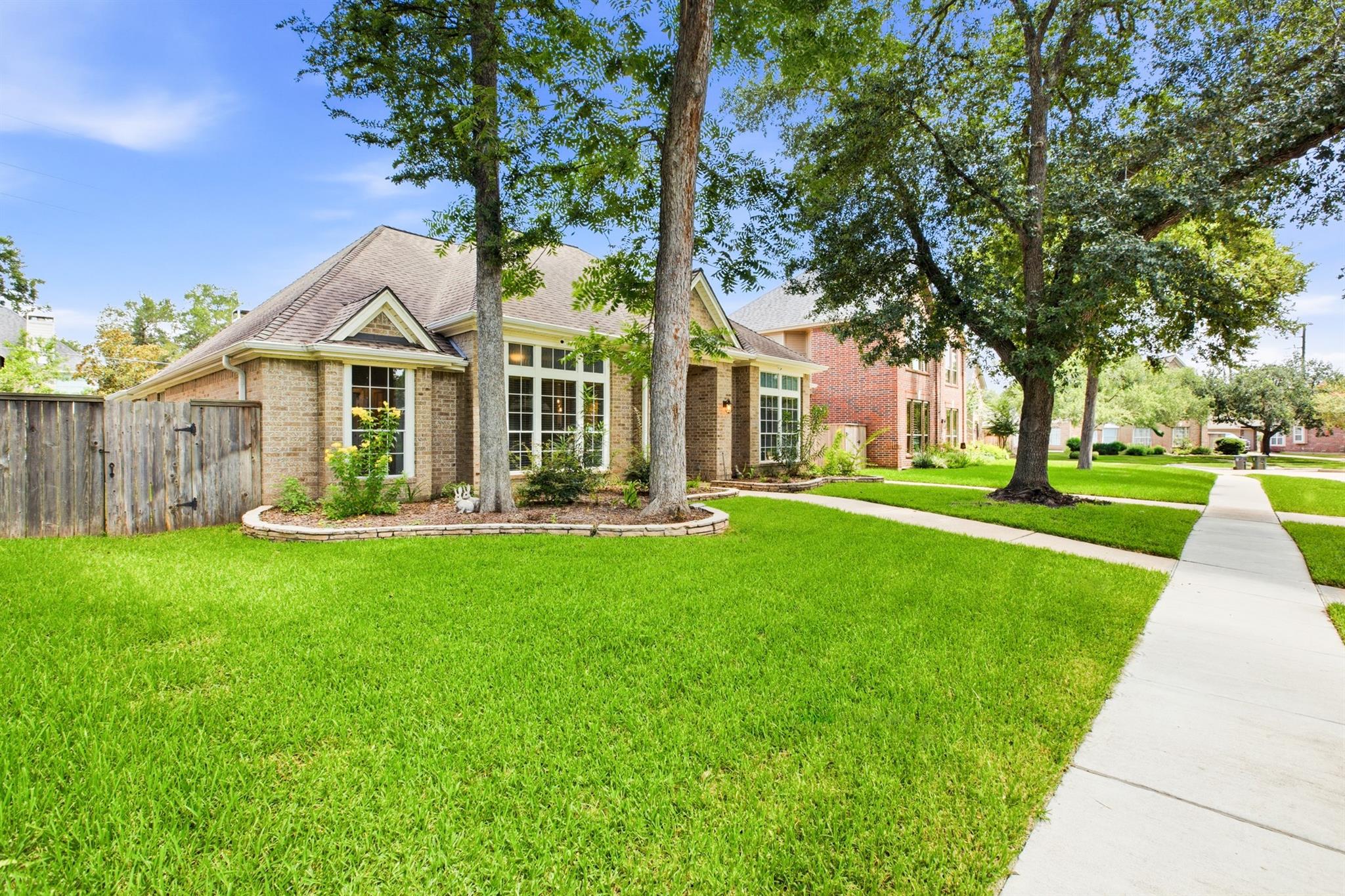 1127 Glendale Drive