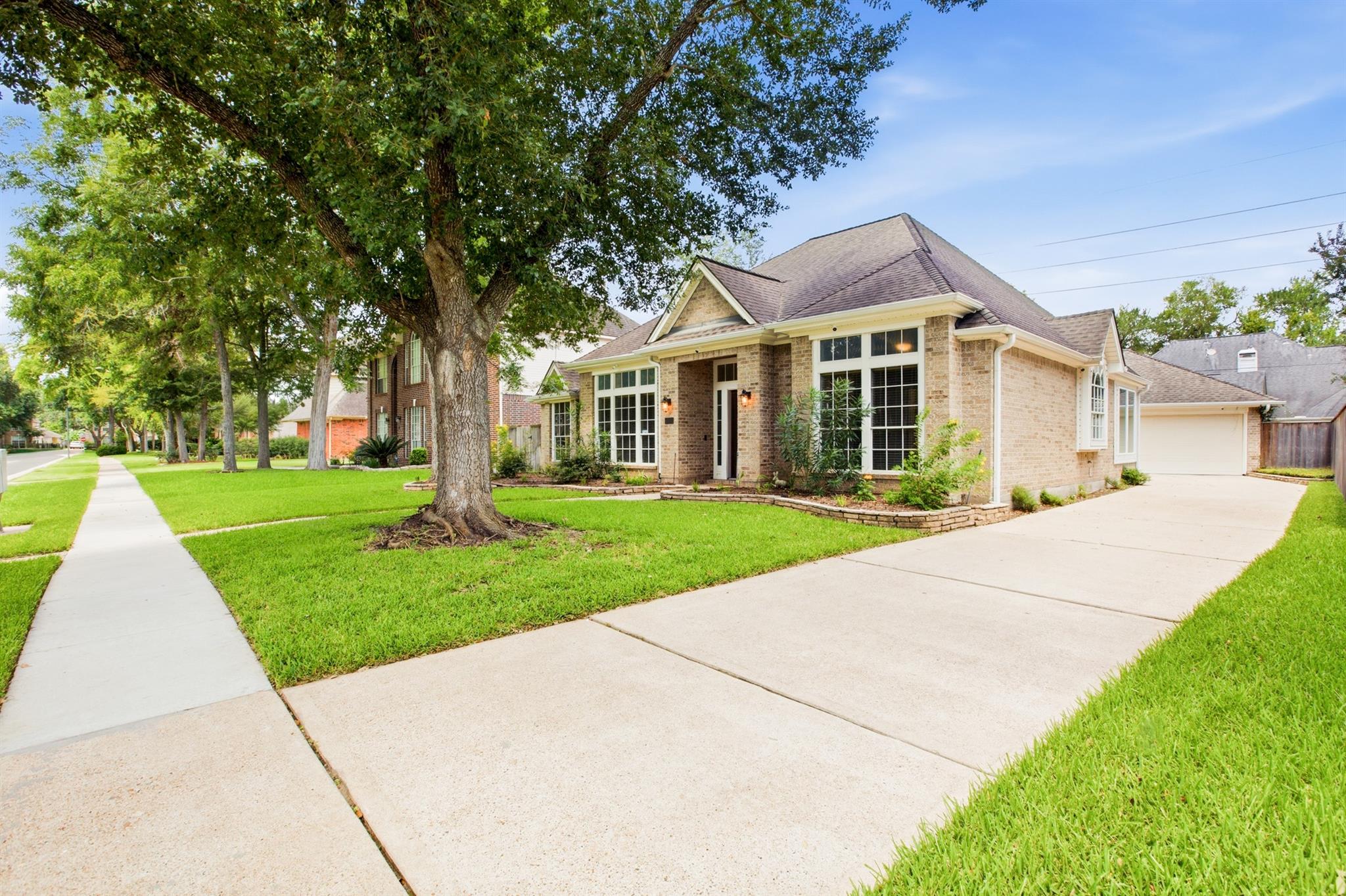 1127 Glendale Drive