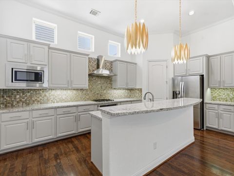 Photo of 6109 Stillman Street, Houston, TX 77007 (MLS # 98231886)