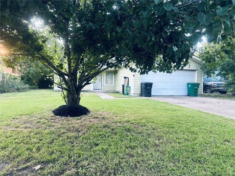 Photo of 7350 Hurtgen Forest Road, Houston, TX 77033 (MLS # 64476145) Photo of 7350 Hurtgen Forest Road, Houston, TX 77033 (MLS # 64476145)