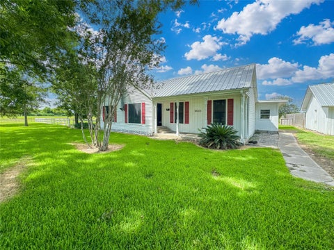 Photo of 18027 W Clover Lane, Alvin, TX 77511 (MLS # 98889297)