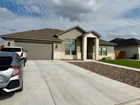 Photo of 421 Pitaya Ln Ln, Del Rio, TX 78840 (MLS # 80038832)