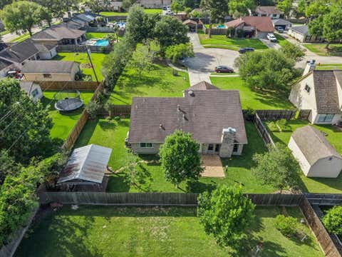 Homes For Sale - 1118 Killarney Avenue<br/> Friendswood, TX 77546