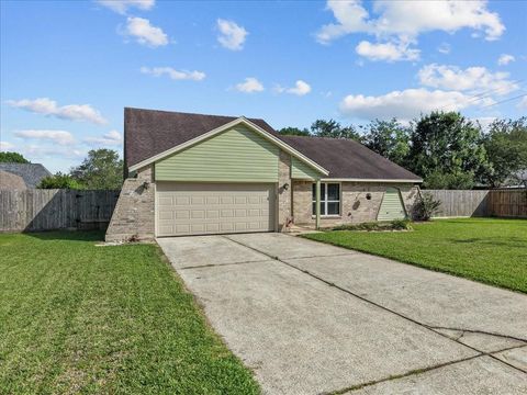Photo of 1118 Killarney Avenue, Friendswood, TX 77546 (MLS # 7432734)