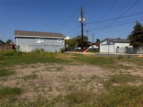 Photo of 1410 Quitman Street, Houston, TX 77009 (MLS # 57226765)