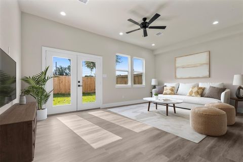 Photo of 7220 Avenue B, Houston, TX 77011 (MLS # 91045964)