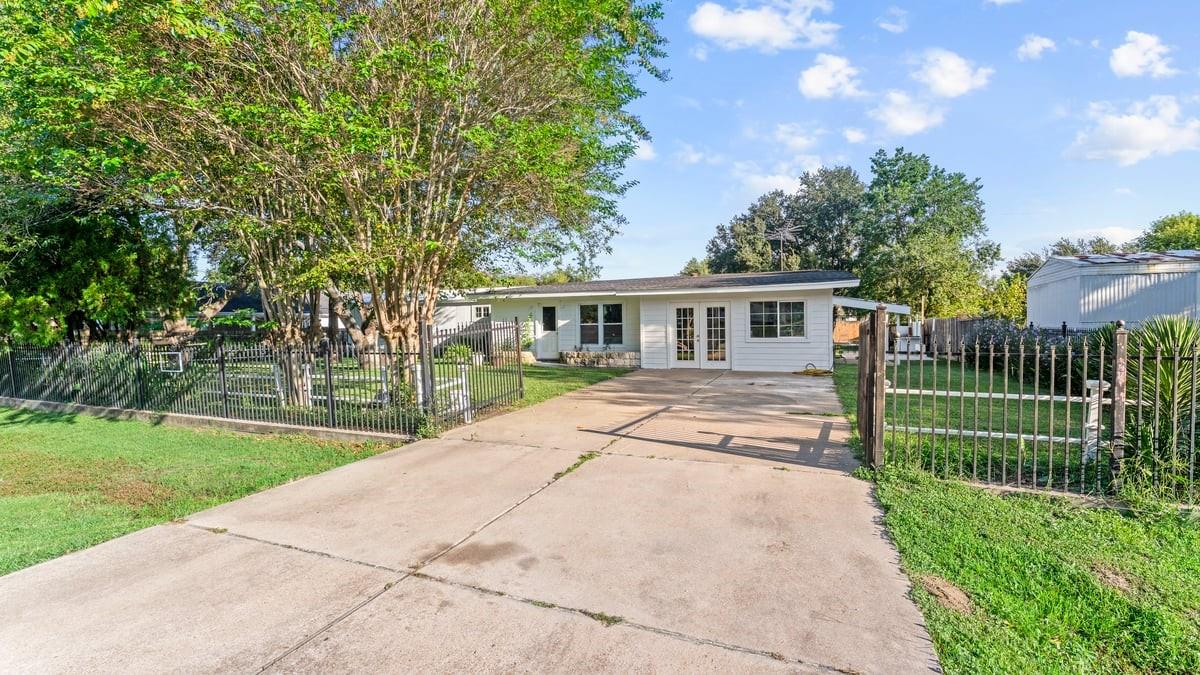 22202 Maplewood Drive