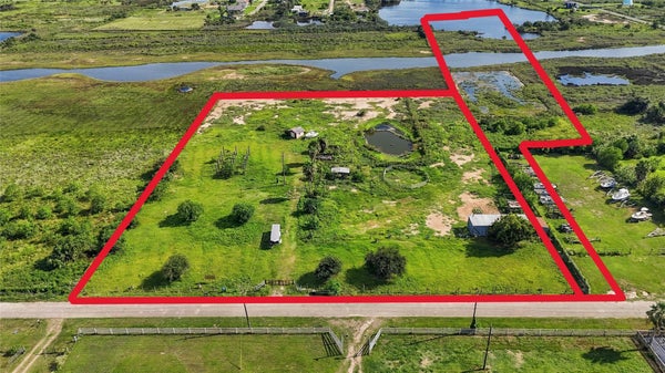 12123 OSTERMEYER RD, GALVESTON, TX 77554 - Image a30bd074b12d82c3f3f9c812ebcc5e11/4221746918