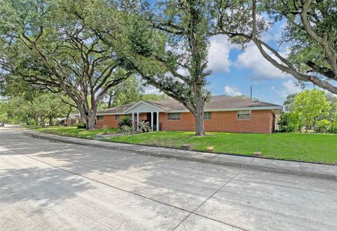 Photo of 3641 Deal Street, Houston, TX 77025 (MLS # 63654500)