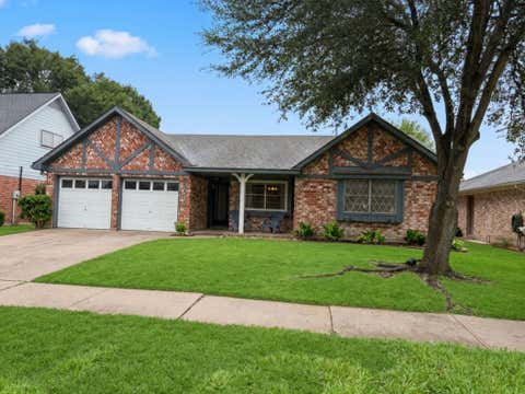 Photo of 12814 Crow Valley Lane, Houston, TX 77099 (MLS # 28722120)