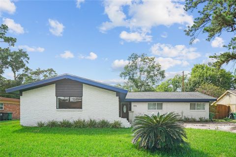 Photo of 1715 Imperial Crown Drive, Houston, TX 77043 (MLS # 90845492)