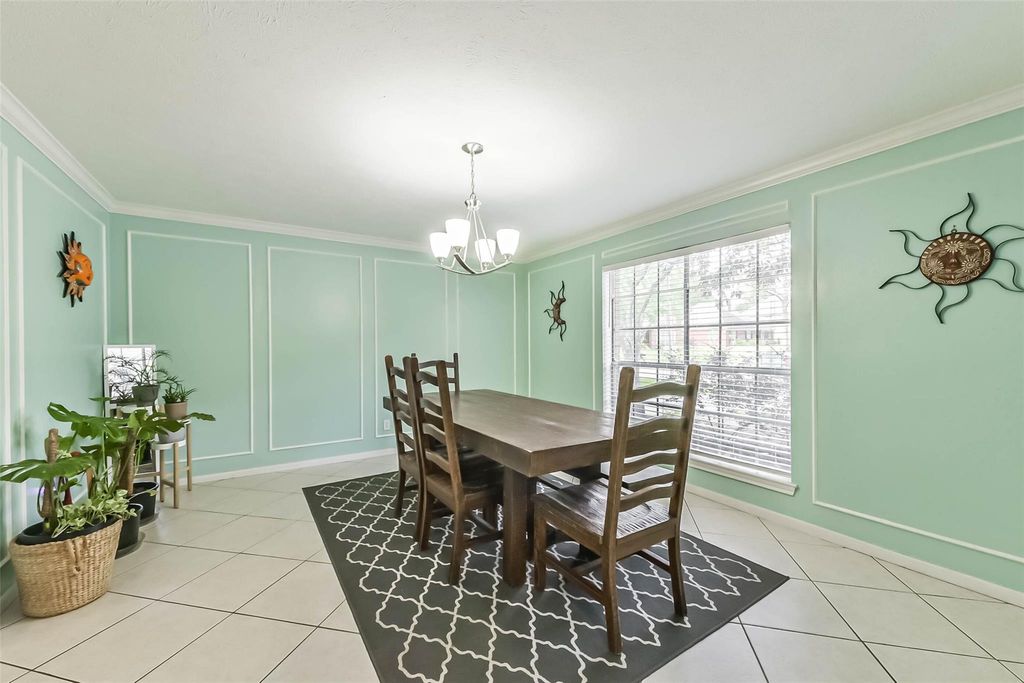 Photo of 3319 Woodland View Drive, Houston, TX 77345 (MLS # 13836035)