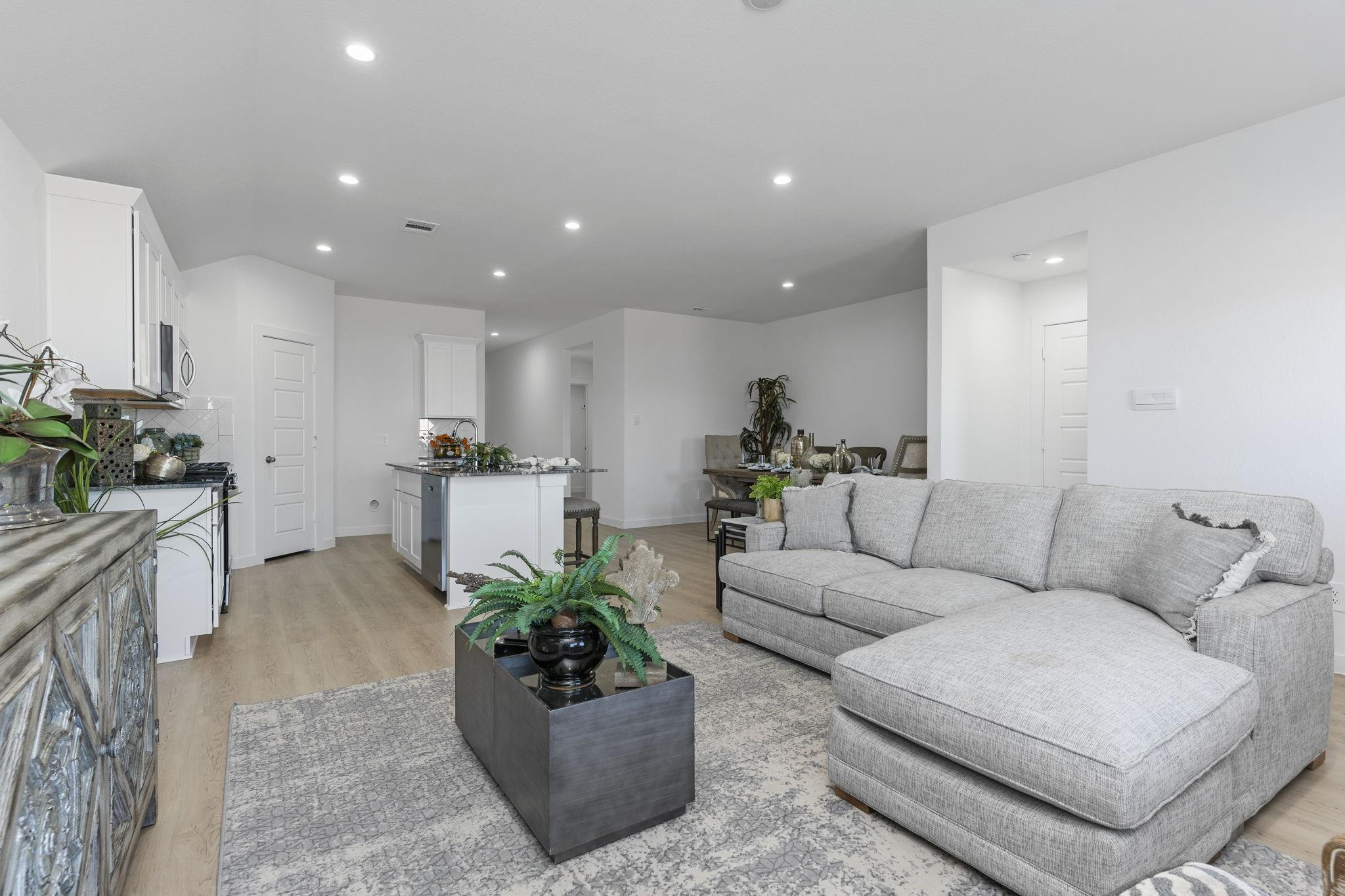 7728 Evening Emerald