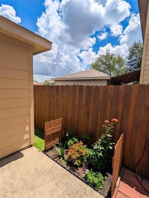 Tiny photo for 7206 Sunburst Meadow Drive, Houston, TX 77083 (MLS # 50024487)