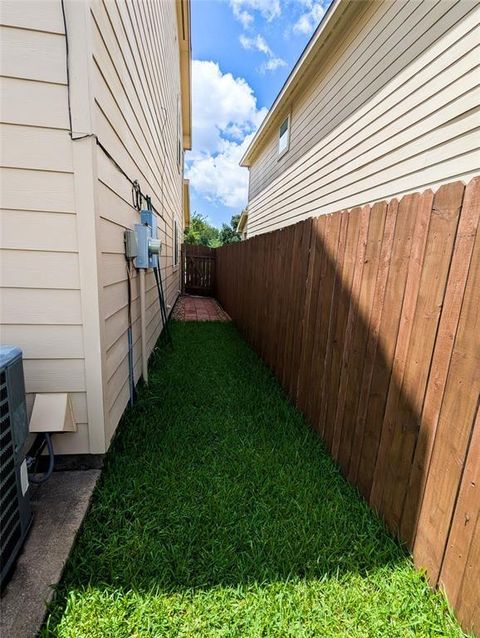 Tiny photo for 7206 Sunburst Meadow Drive, Houston, TX 77083 (MLS # 50024487)