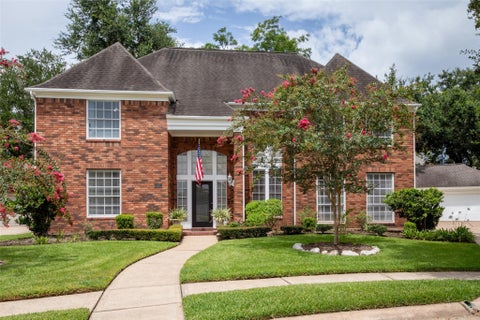 Photo of 14 Sterling Court, Sugar Land, TX 77479 (MLS # 64754553)