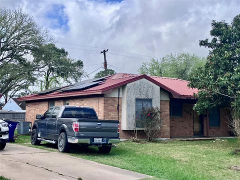 Homes For Sale - 1313 N Noble Road<br/> Texas City, TX 77591