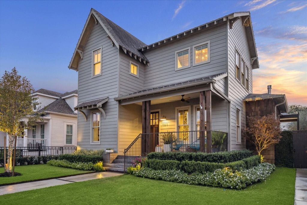 Photo of 1823 Arlington Street, Houston, TX 77008 (MLS # 77925731)