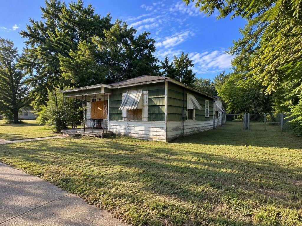 Photo of 5407 San Juan Street, Houston, TX 77020 (MLS # 65104142)