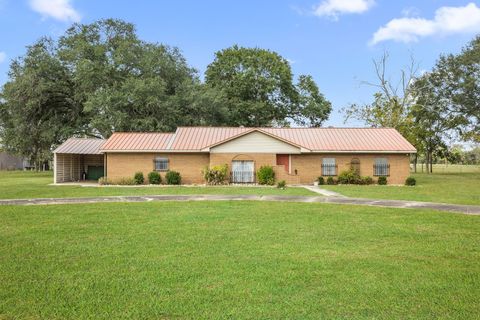 Photo of 182 Lakeview 2 Road, El Campo, TX 77437 (MLS # 55146415)