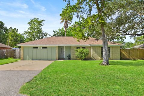 2206 Sierra Street Kemah TX 77565