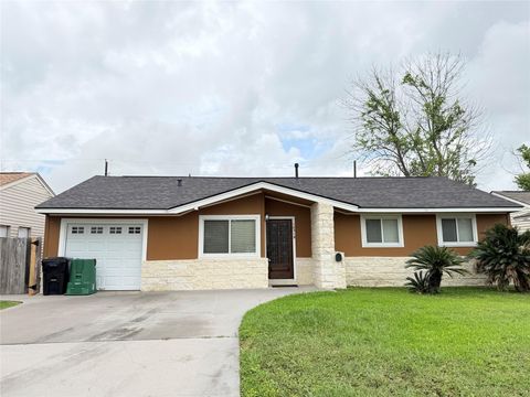 Photo of 10319 Dunvegan Way, Houston, TX 77013 (MLS # 5473931)