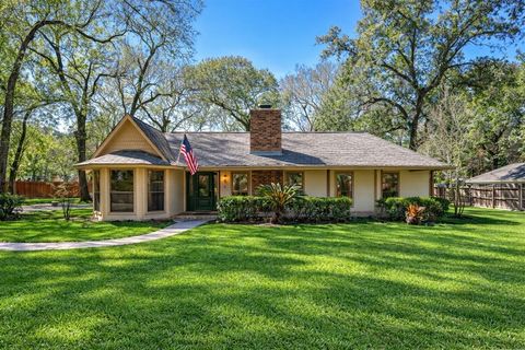 Homes For Sale - 22907 Rosehollow Trail<br/> Tomball, TX 77377