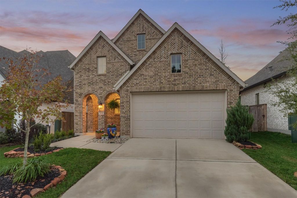 Photo of 530 W Cascade Heights Drive, Montgomery, TX 77316 (MLS # 90309485)