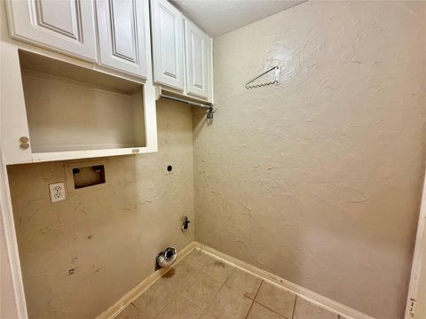 Tiny photo for 10435 Claybrook Drive, Houston, TX 77089 (MLS # 95603752)