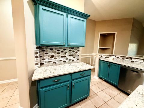 Tiny photo for 10435 Claybrook Drive, Houston, TX 77089 (MLS # 95603752)