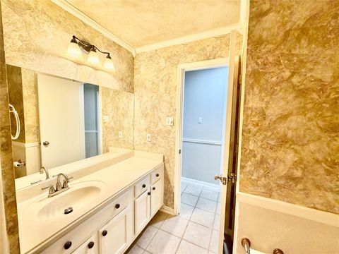 Tiny photo for 10435 Claybrook Drive, Houston, TX 77089 (MLS # 95603752)