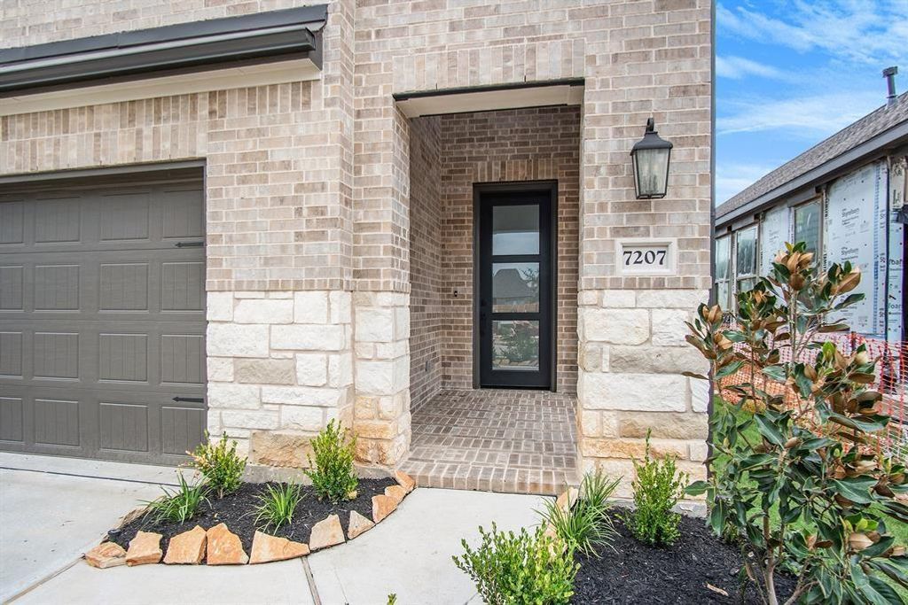 Photo of 7207 Winterberry Glen Lane, Katy, TX 77493 (MLS # 19176424)