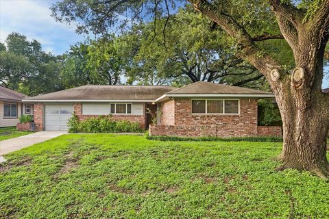 Photo of 6140 Birdwood Road, Houston, TX 77074 (MLS # 30492789)