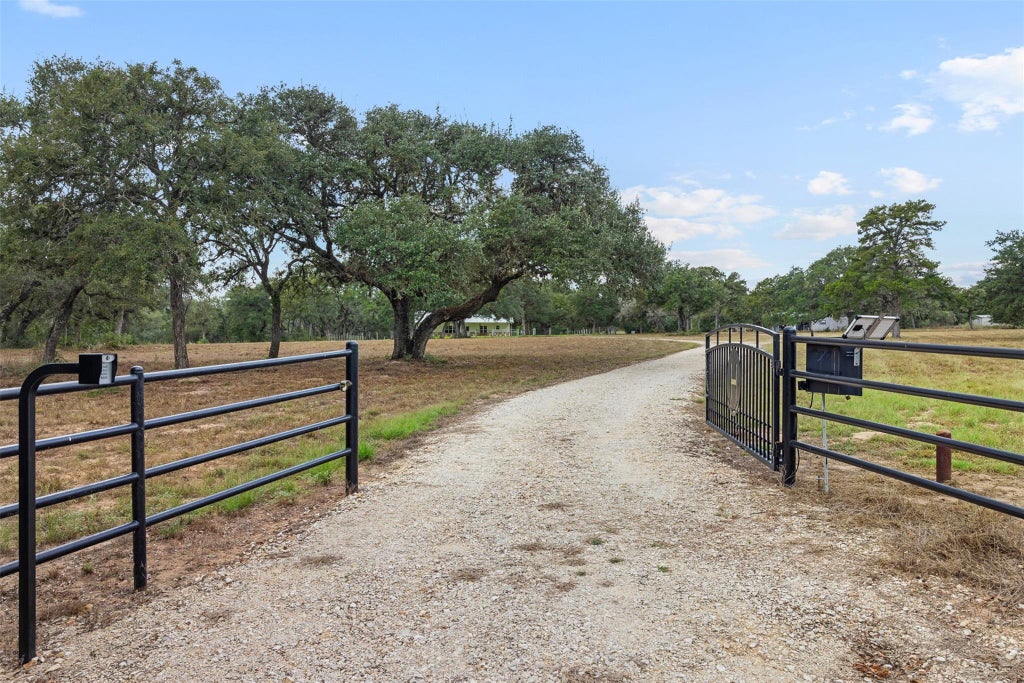 Photo of 1800 County Road 122, Hallettsville, TX 77964 (MLS # 24361241)