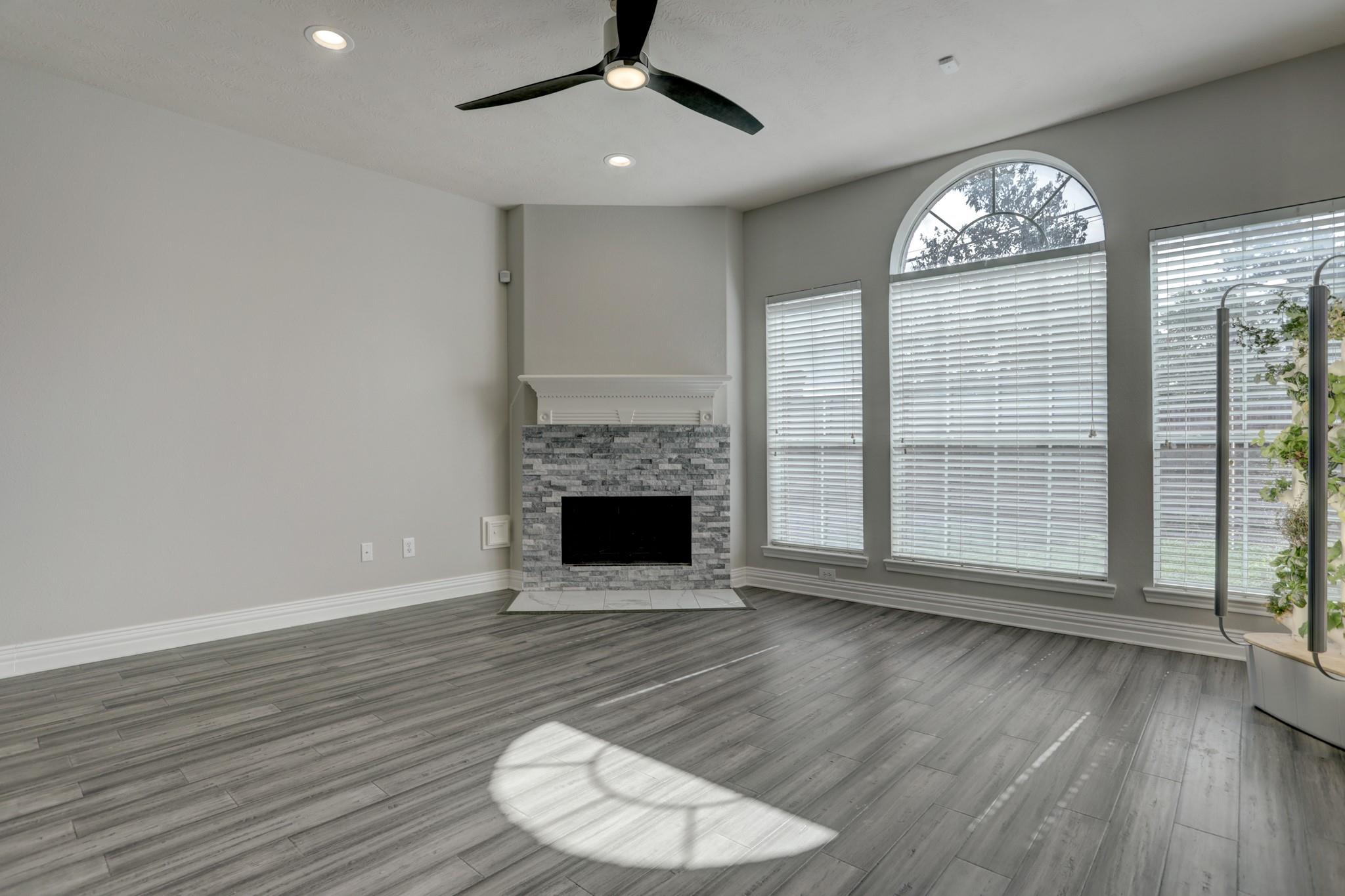 1408 S Friendswood Drive 106