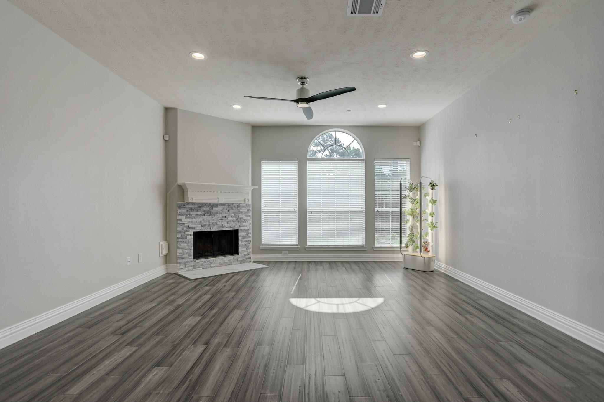 1408 S Friendswood Drive 106